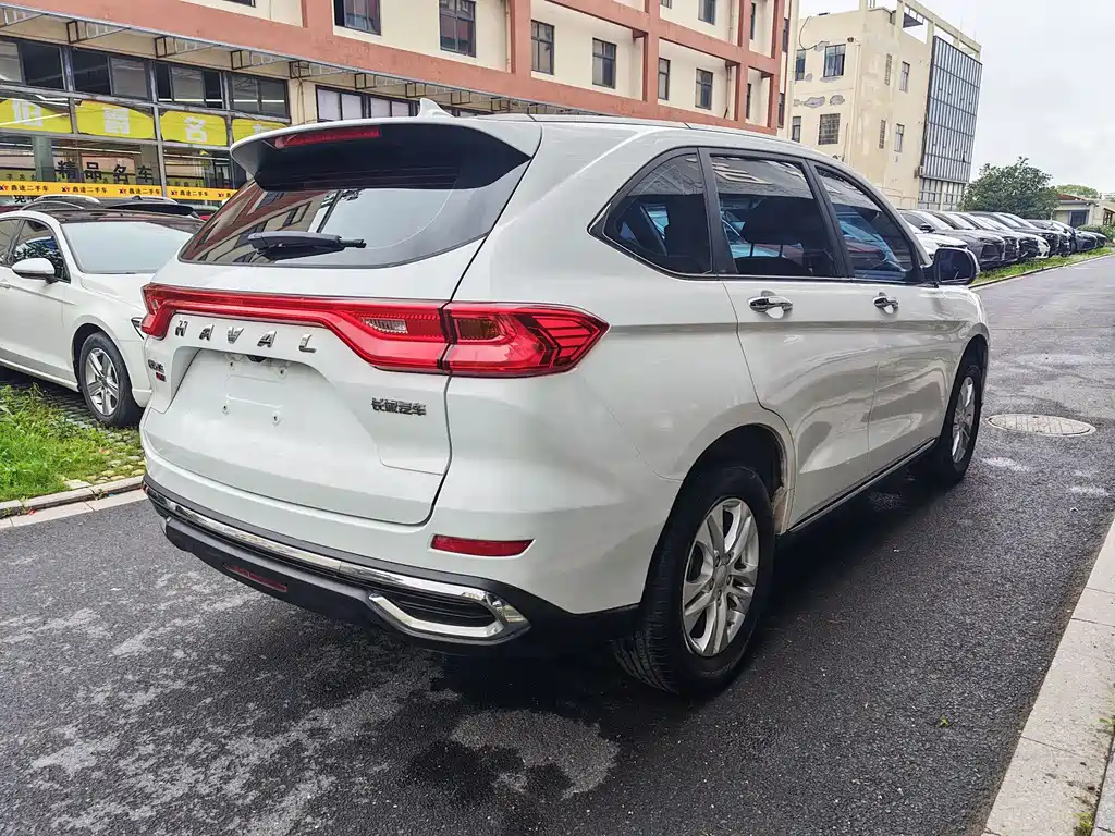 Haval M6 PLUS 1.5 T DCT Elite Connected