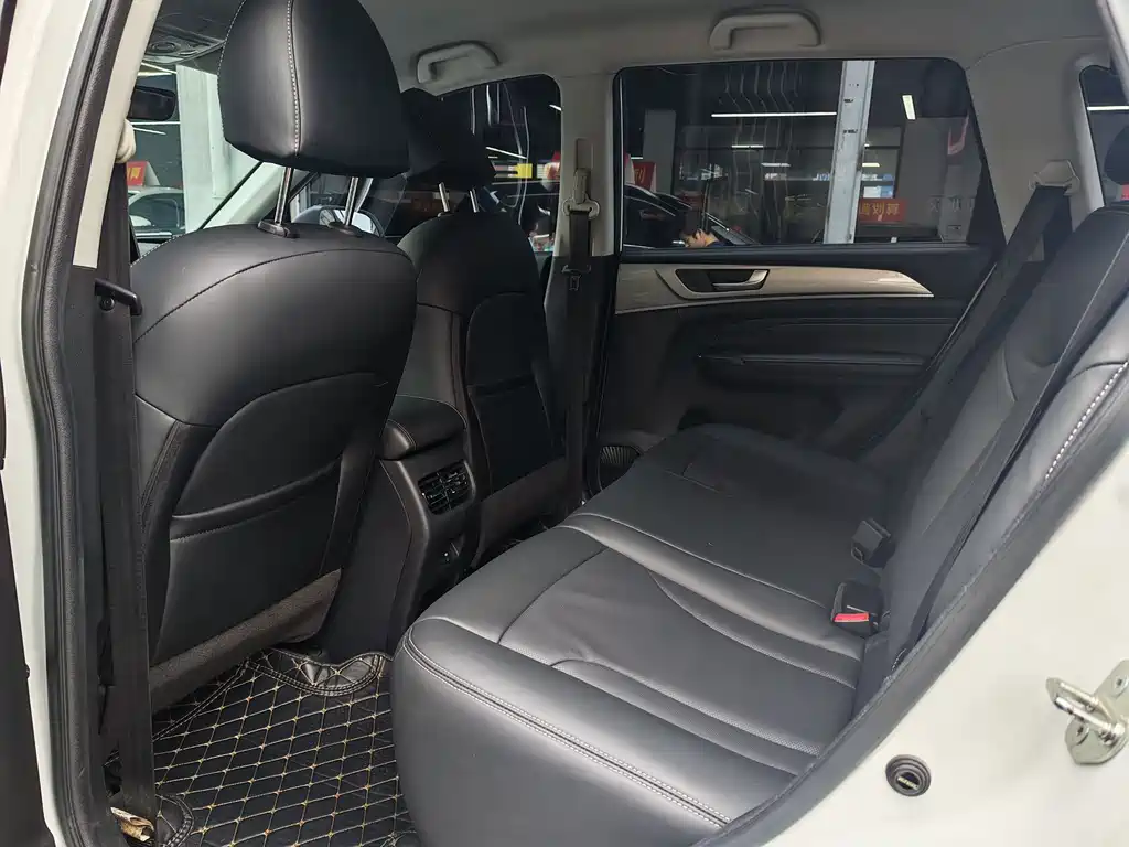 Haval M6 PLUS 1.5 T DCT Elite Connected