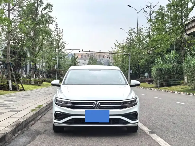 Volkswagen Bora 200 TSI DSG Smooth Travel