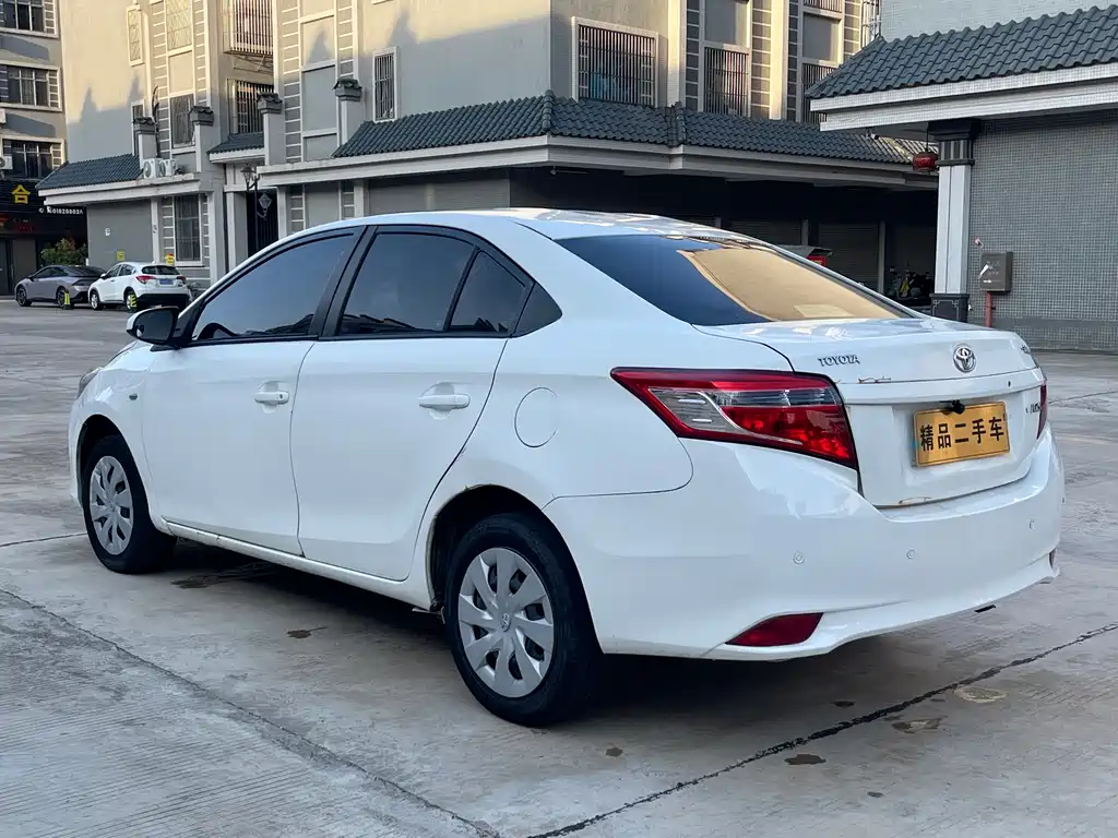 Vios 1.5 L Auto Smart Premium Stellar