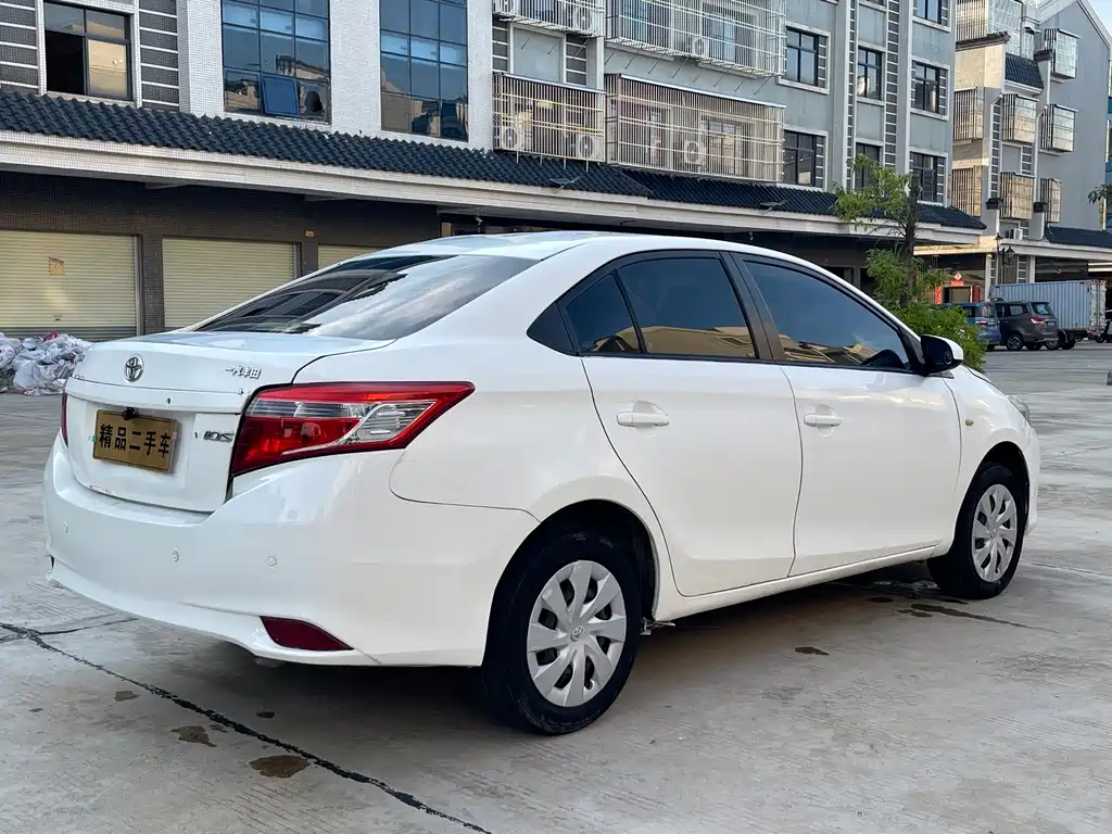 Vios 1.5 L Auto Smart Premium Stellar
