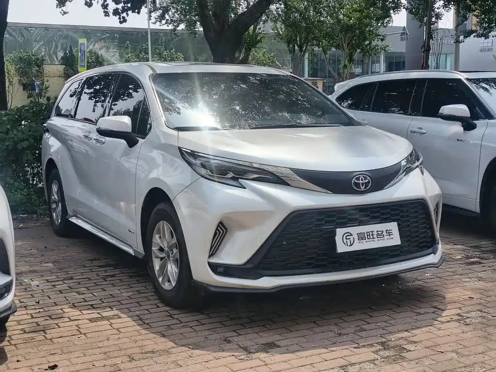 Granvia 2.5 L Hybrid Comfort