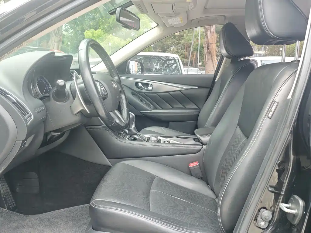 Infiniti Q50 L 2.0 T Joy