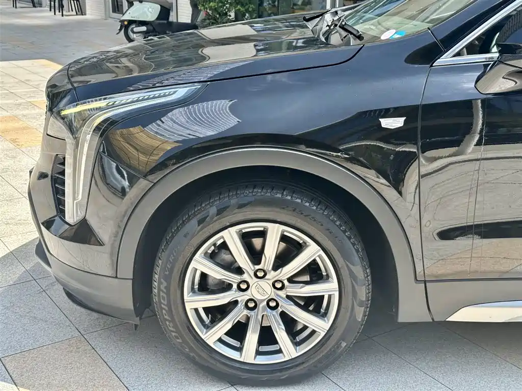Cadillac XT4 28 T 2 WD Luxury