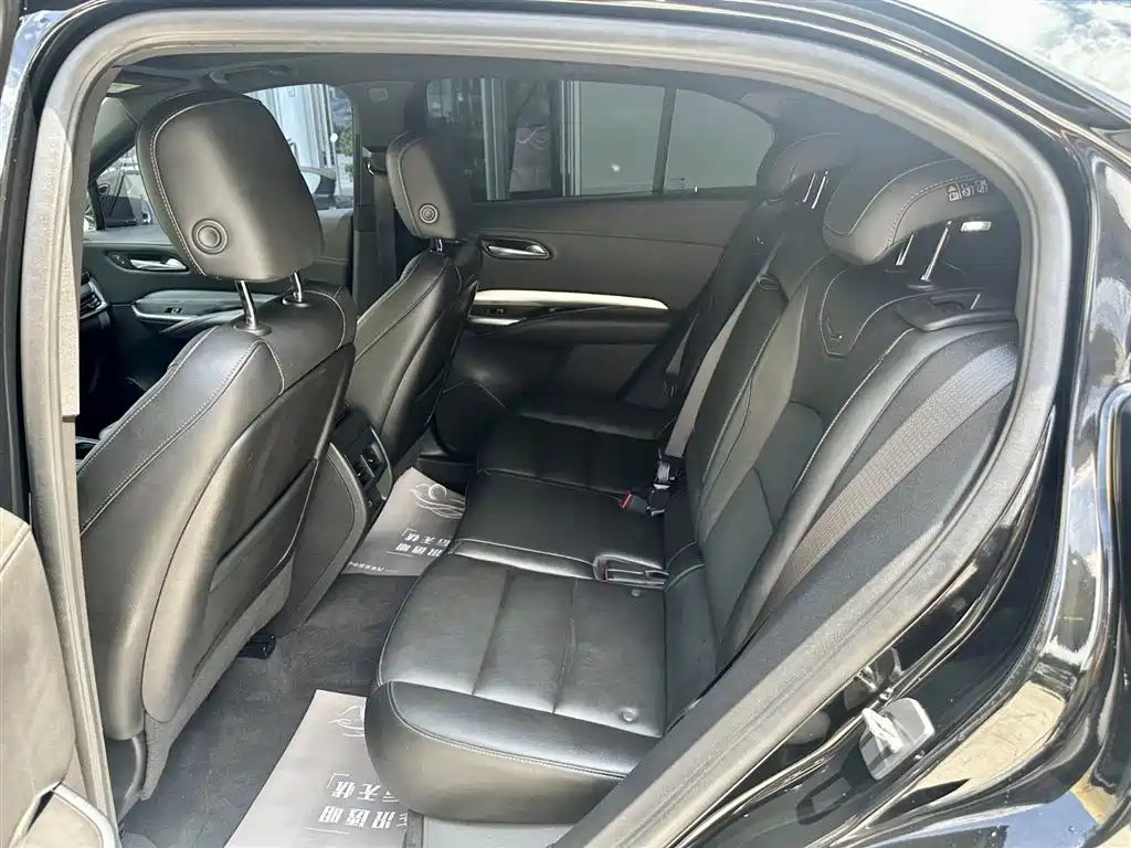 Cadillac XT4 28 T 2 WD Luxury