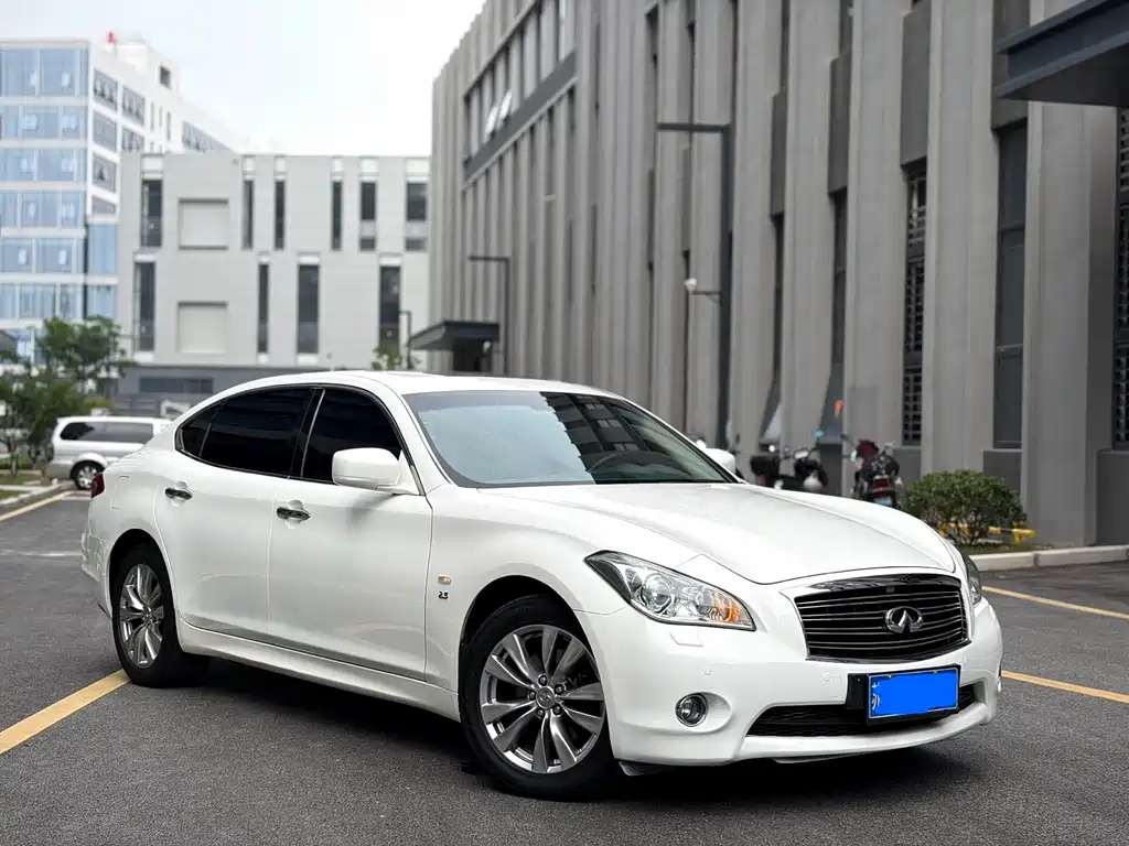 Infiniti Q70 Q70 L 2.5 L Joy