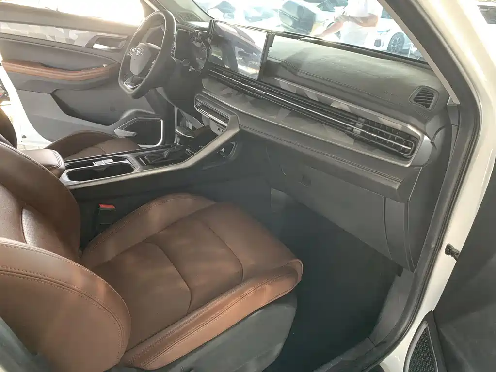 Vision X6 PRO 1.4 T Auto Distinguished