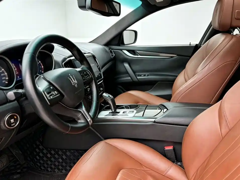 Ghibli 3.0 T Standard