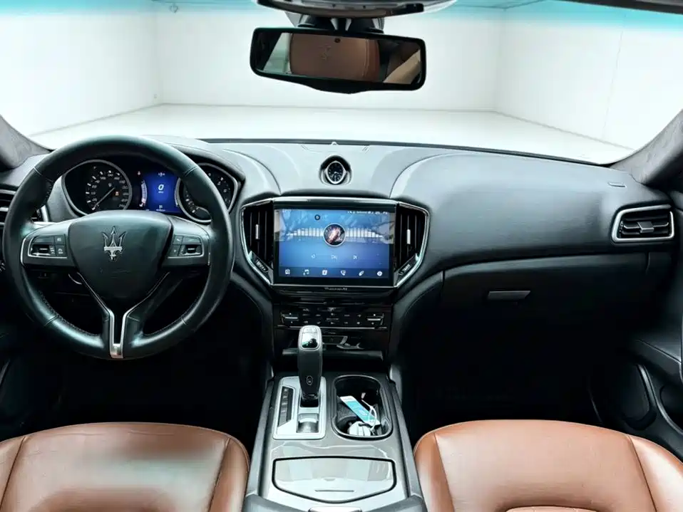 Ghibli 3.0 T Standard