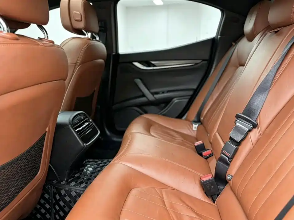 Ghibli 3.0 T Standard