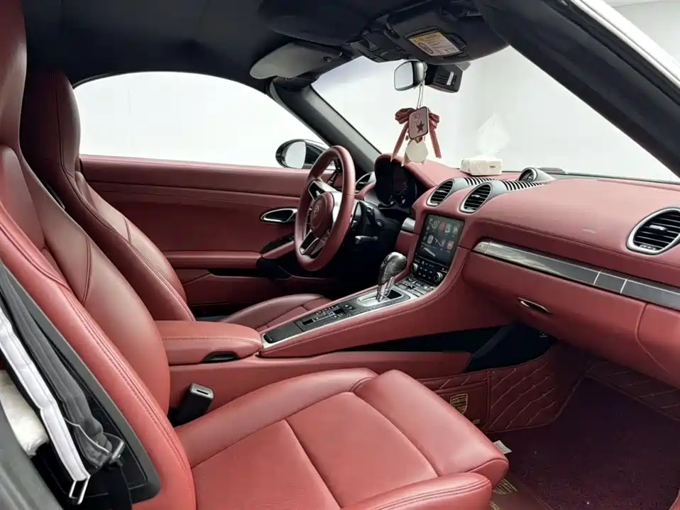 Porsche 718 Boxster 2.0 T