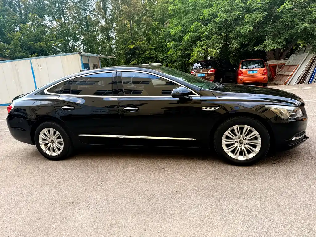 LaCrosse 20 T Luxury