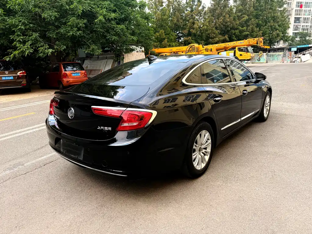 LaCrosse 20 T Luxury