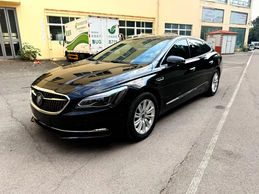 LaCrosse 20 T Luxury