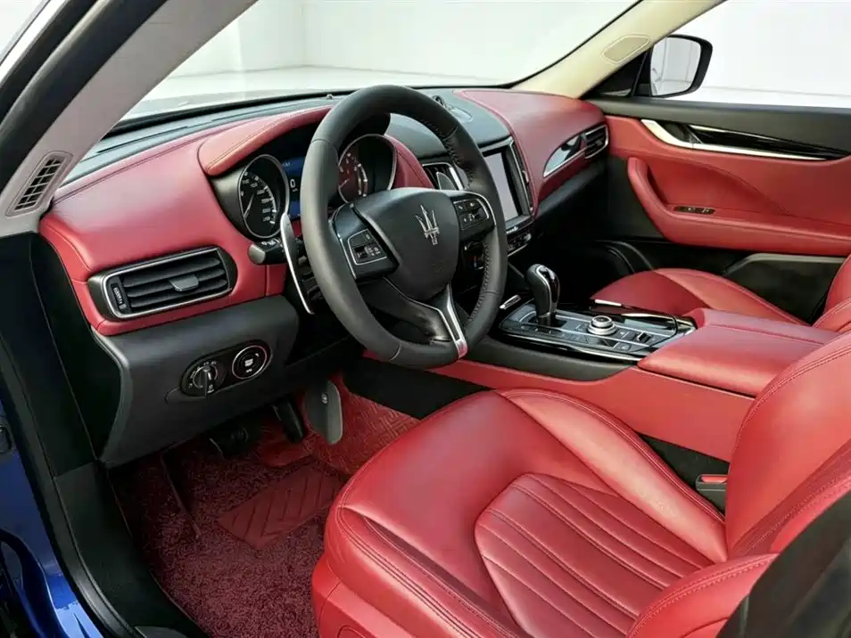 Levante 3.0 T Standard