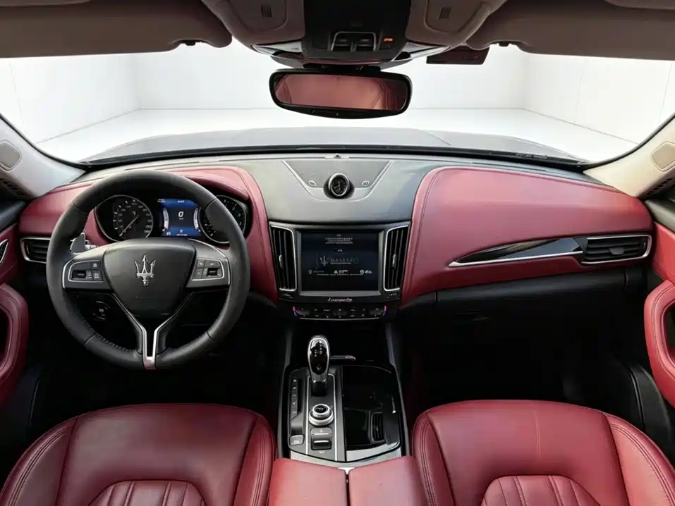 Levante 3.0 T Standard