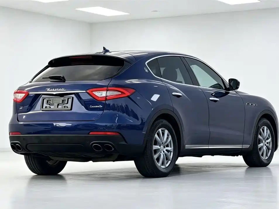 Levante 3.0 T Standard
