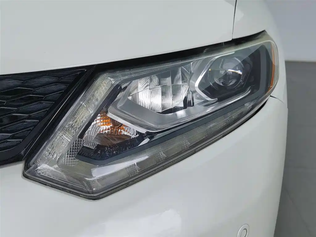 X-Trail 2.5 L CVT Supreme 4 WD
