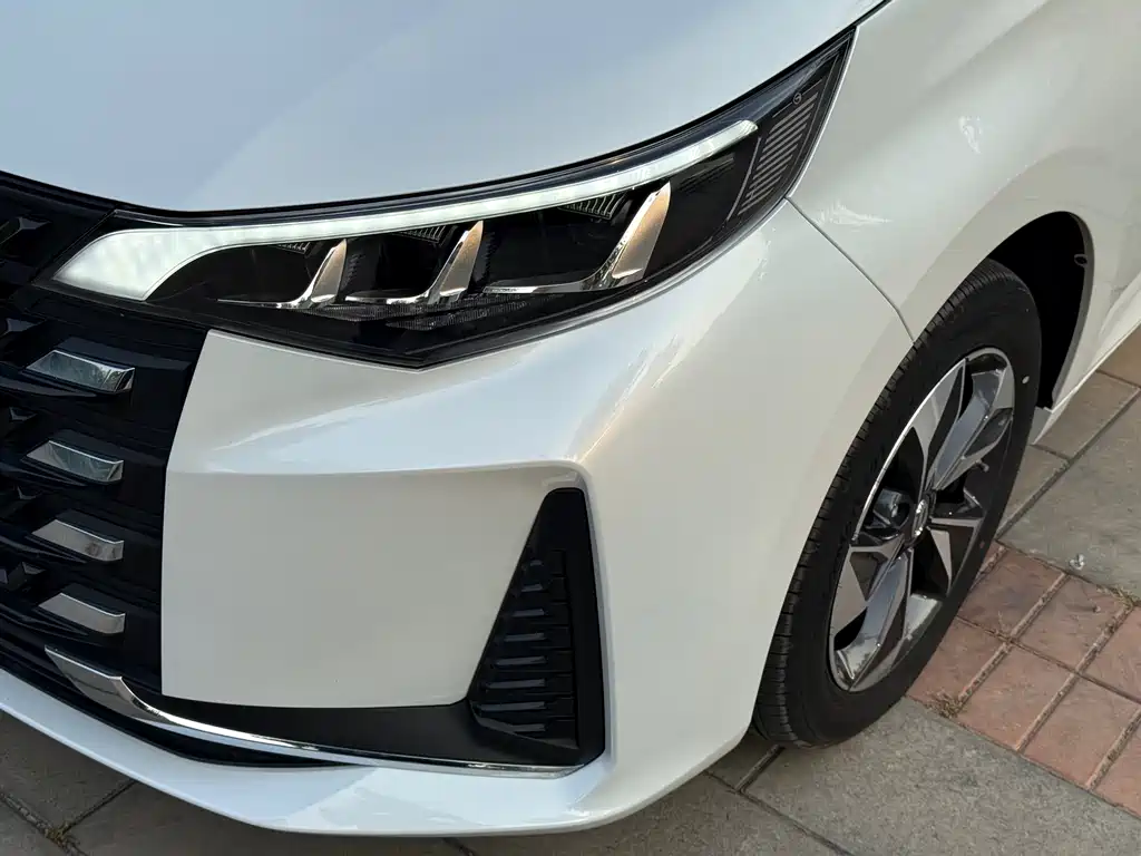 GAC Trumpchi M6 PRO 270 T DCT Premium