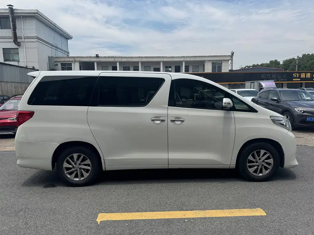 Alphard 3.5 L Distinguished