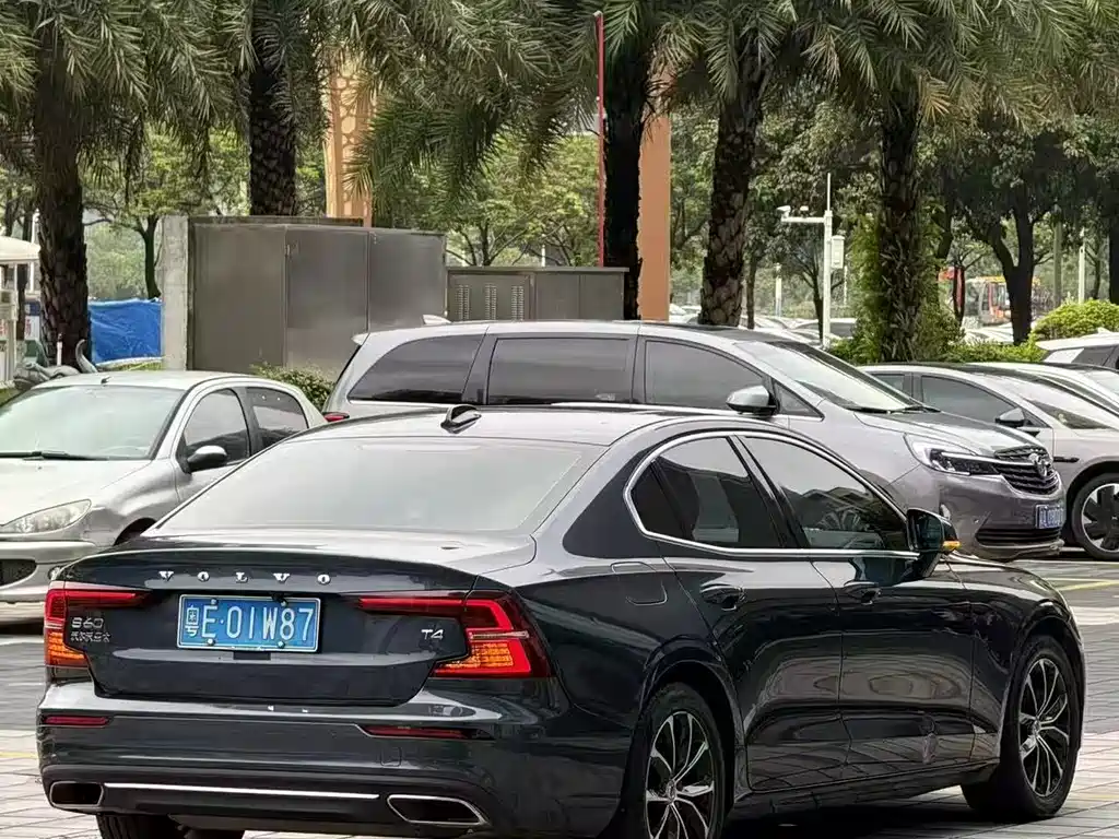 Volvo S60 T4 Smart Vision Luxury