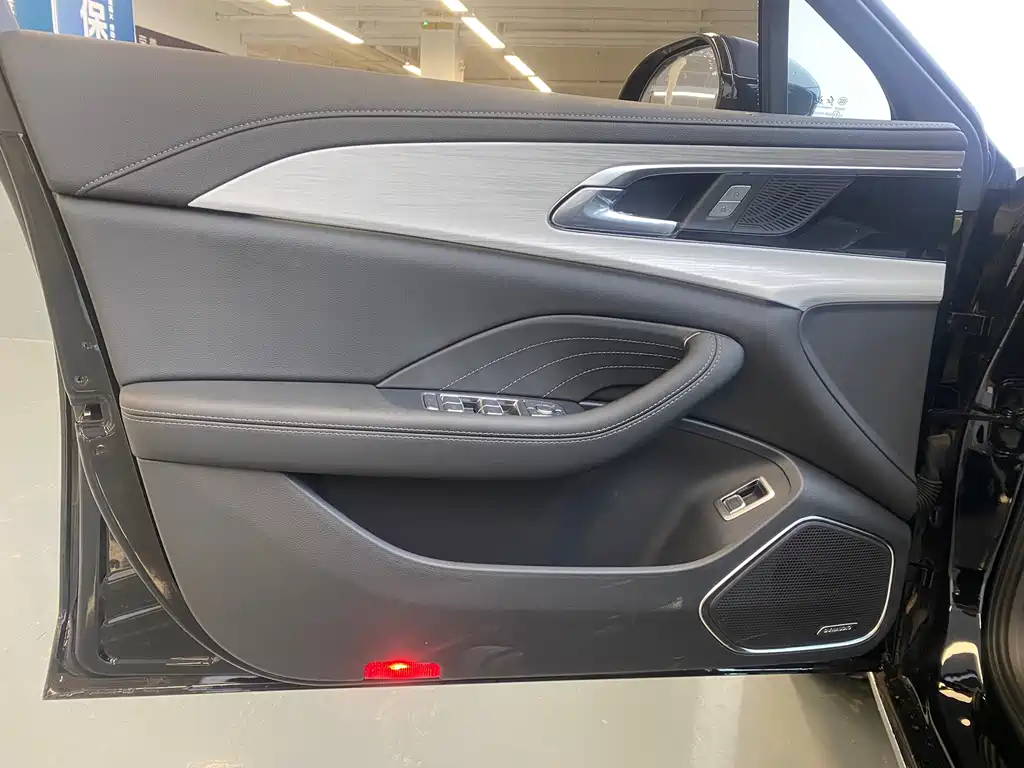 Hongqi H5 2.0 T Auto Flagship Smooth