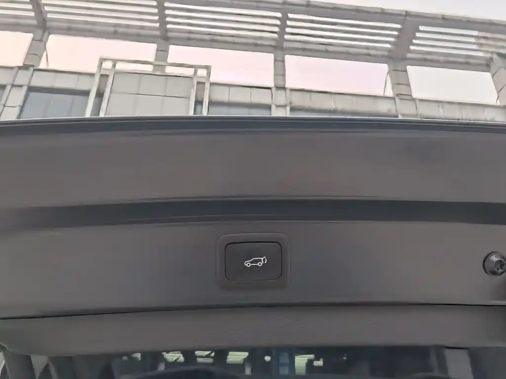 Roewe RX5 PLUS 330 TGI Auto China Style Smart Premium
