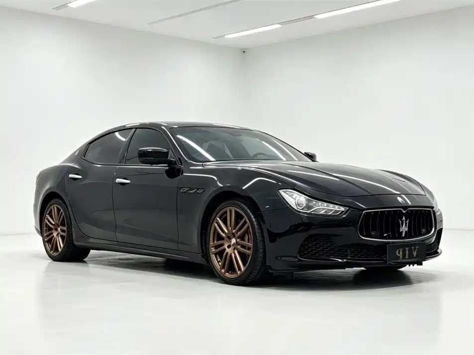 Ghibli 3.0 T Standard