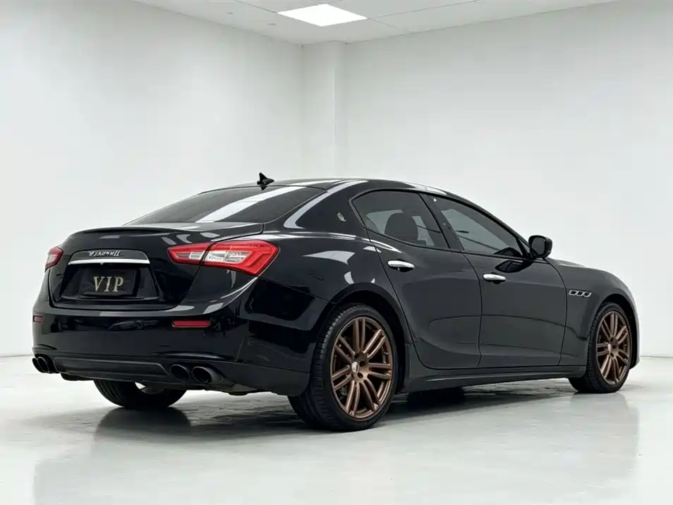 Ghibli 3.0 T Standard