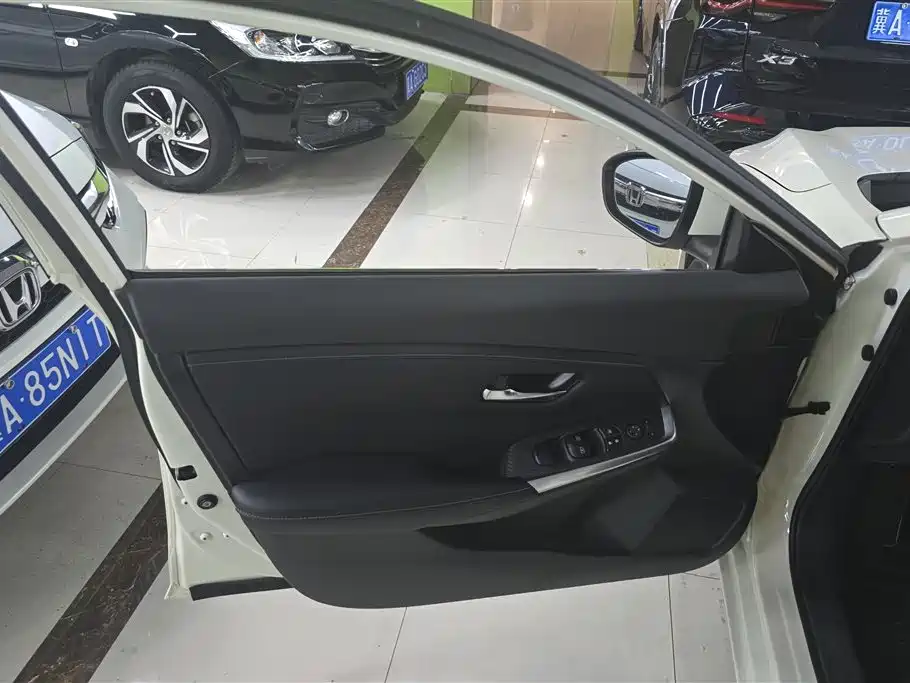 Sylphy 1.6 L XL CVT Joy
