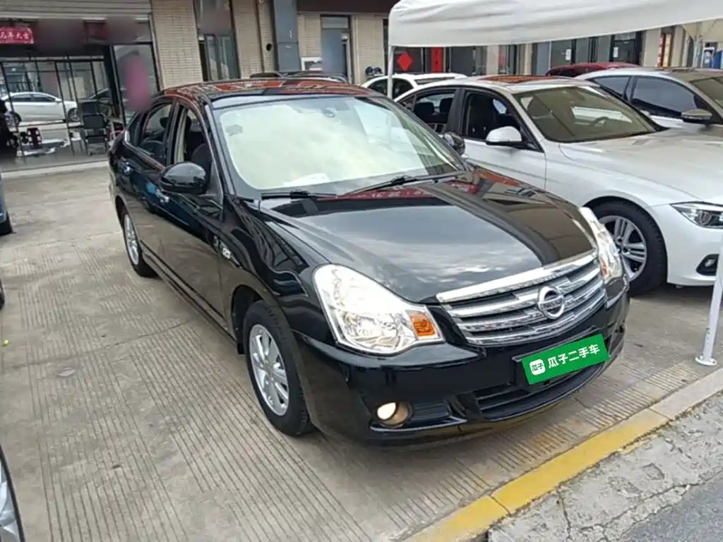Sylphy Classic 1.6 XE+ CVT Connected Leading