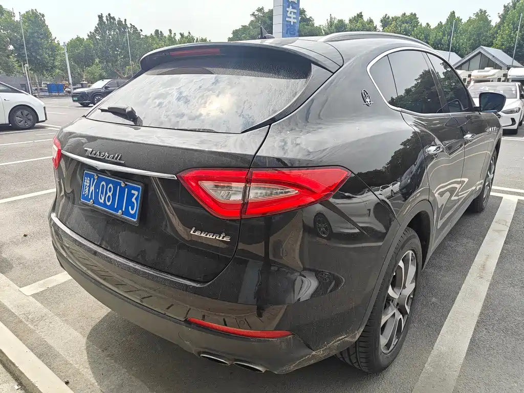 Levante 3.0 T Standard