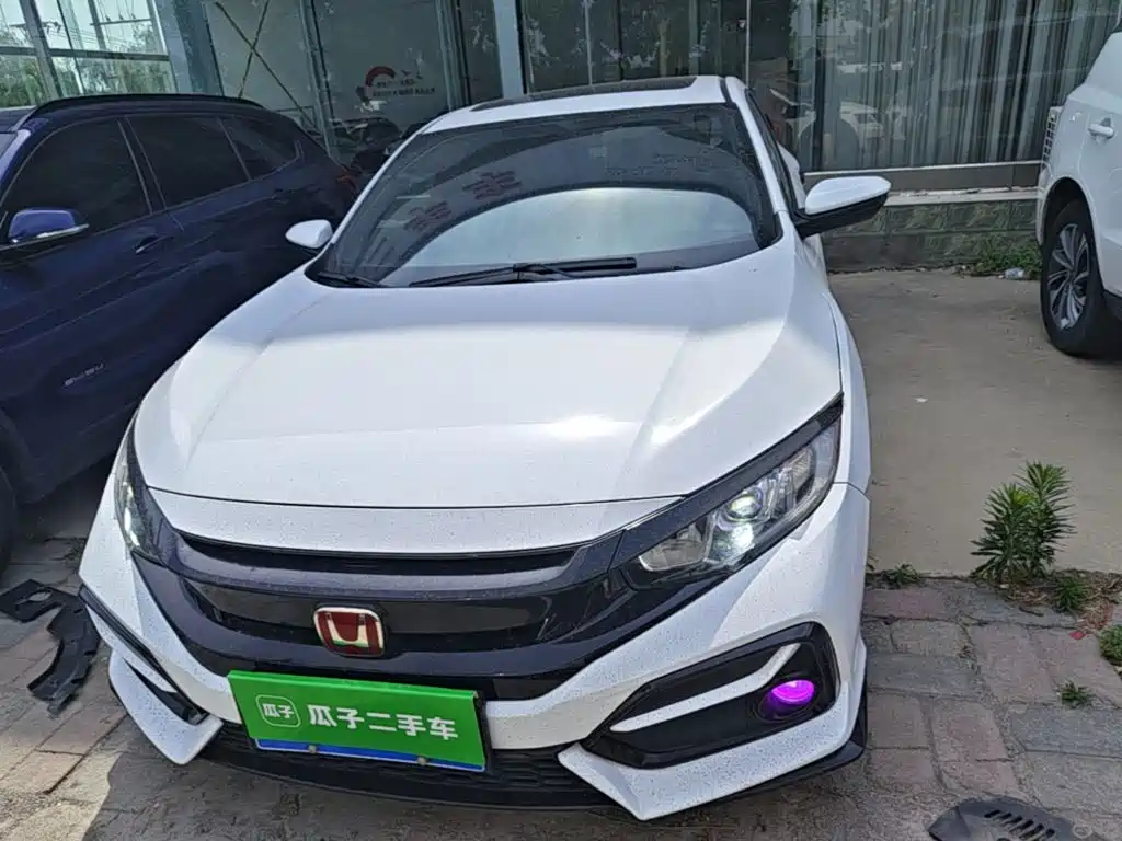 Civic HATCHBACK 220 TURBO CVT New Sharp Control