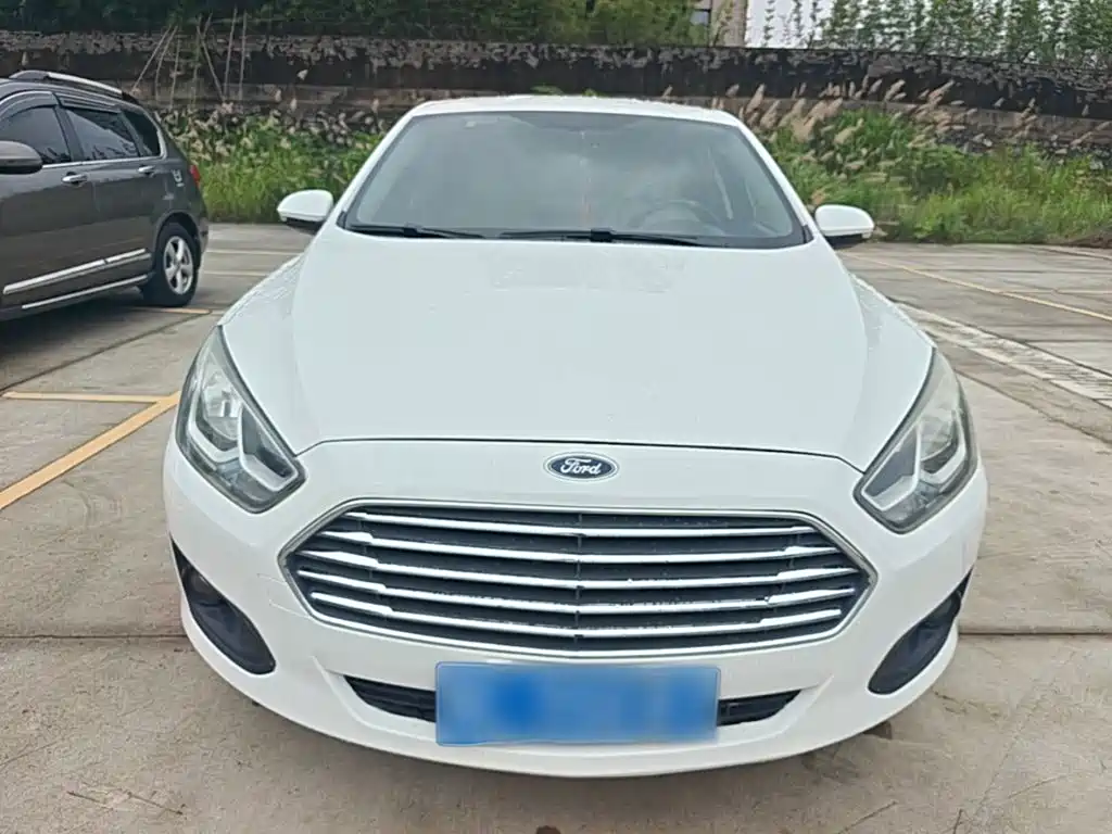Escort 1.5 L Manual Comfort