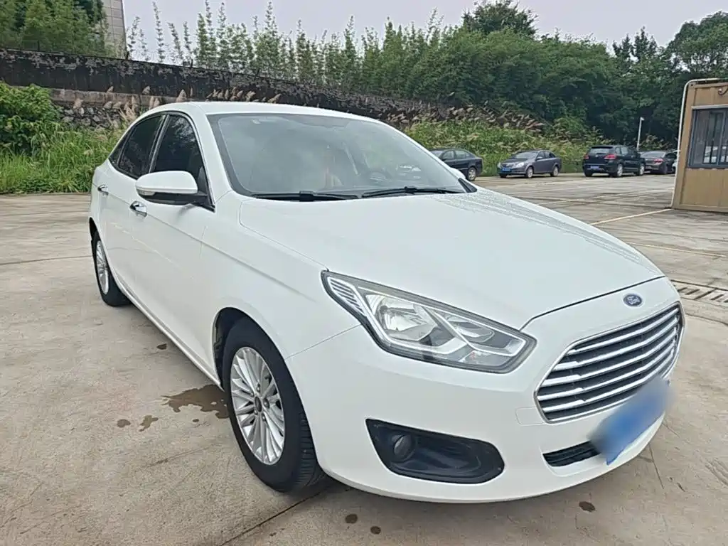 Escort 1.5 L Manual Comfort