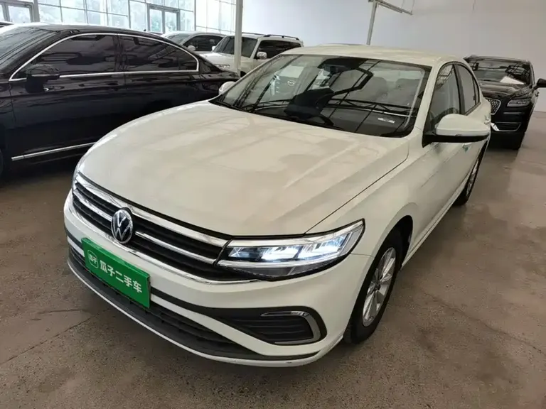 Volkswagen Bora 200 TSI DSG Smooth Travel
