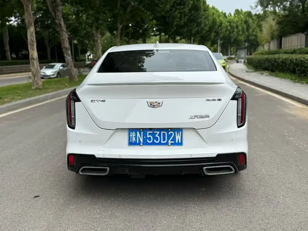 Cadillac CT4 28 T Fashion