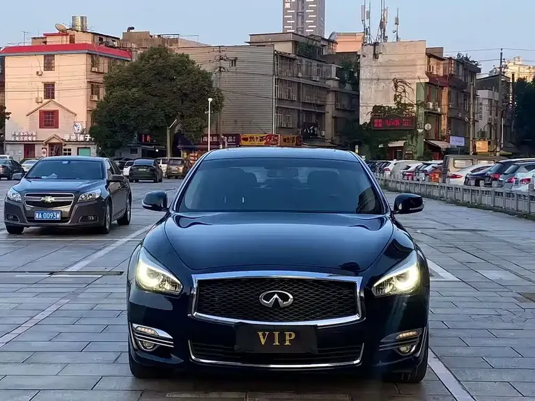 Infiniti Q70 Q70 L 2.5 L Elite