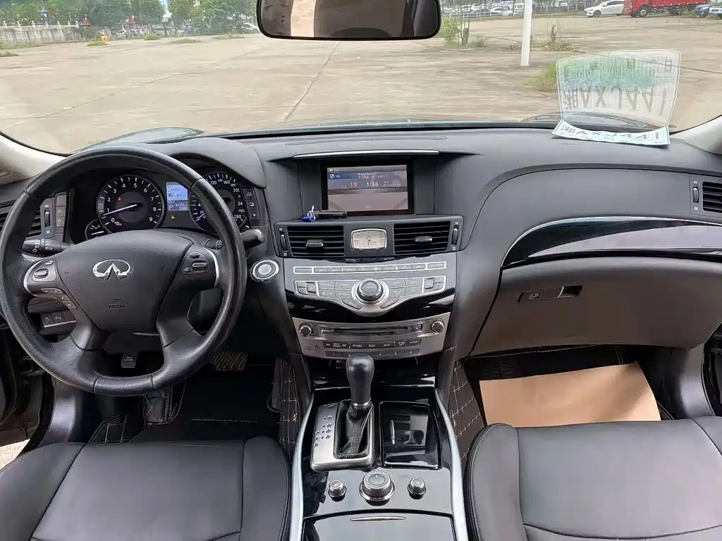Infiniti Q70 Q70 L 2.5 L Elite