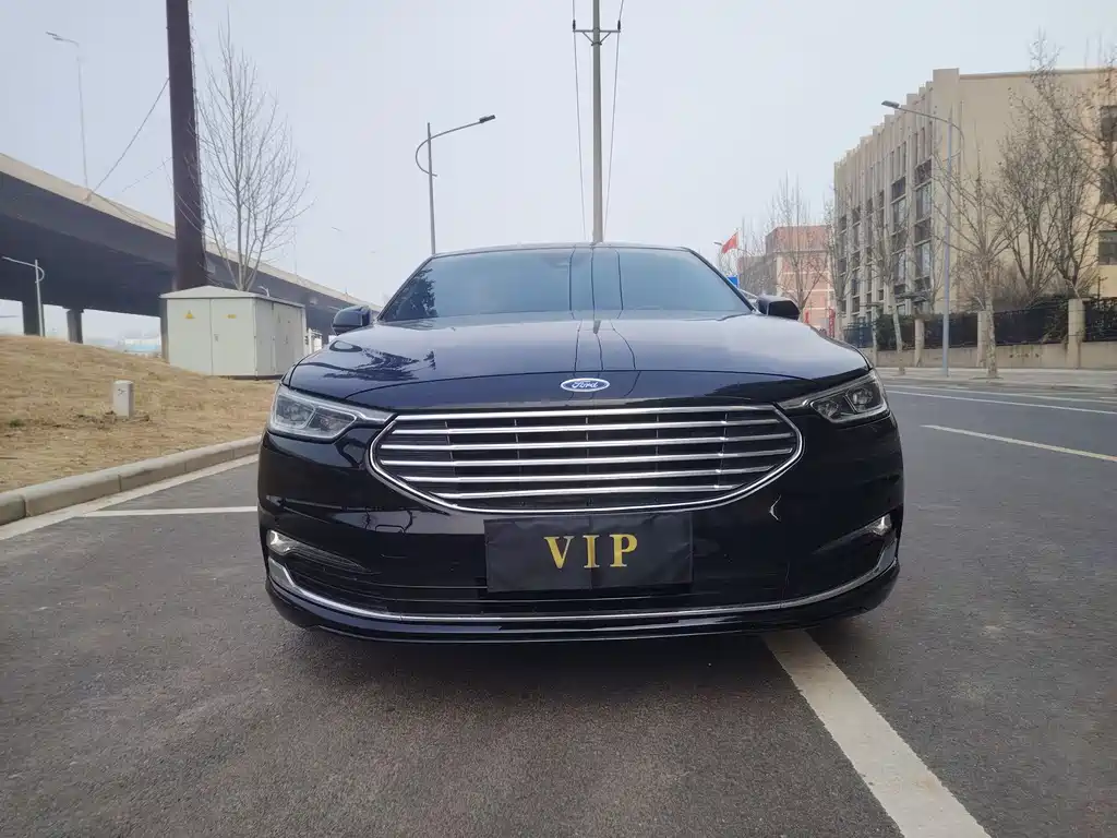 Taurus EcoBoost 245 Premium