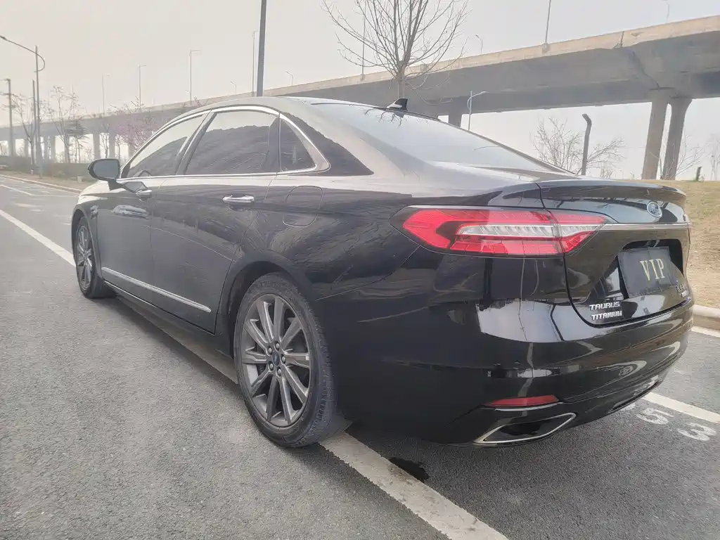 Taurus EcoBoost 245 Premium