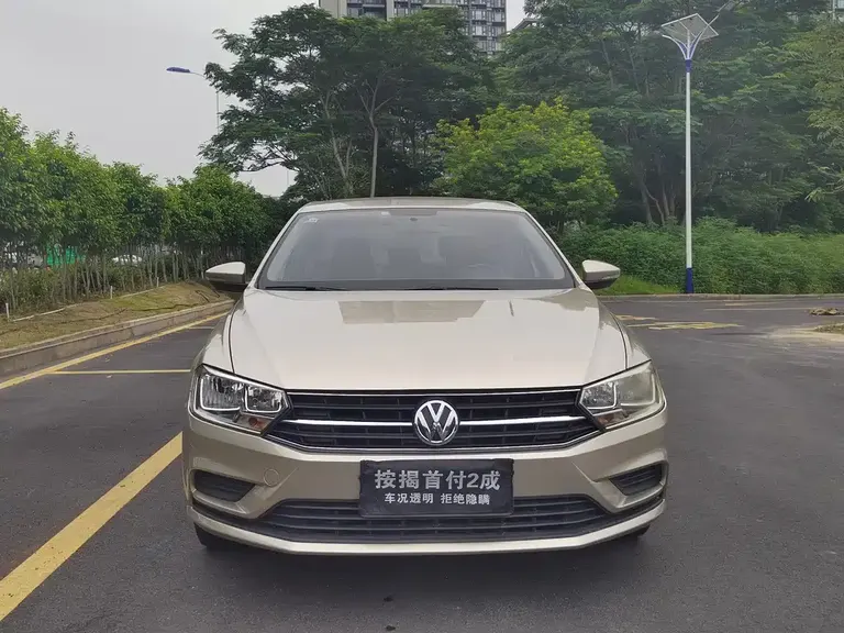 Volkswagen Bora 1.6 L Auto Fashion