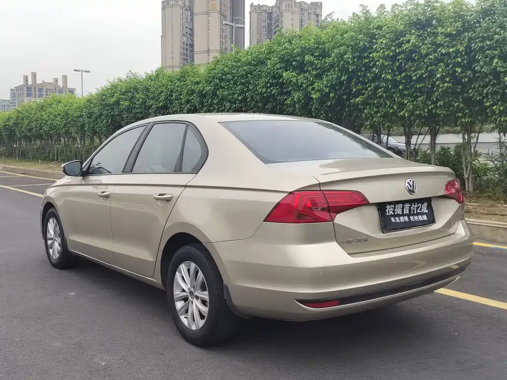 Bora 1.6 L Auto Fashion