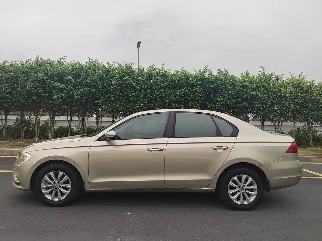 Bora 1.6 L Auto Fashion