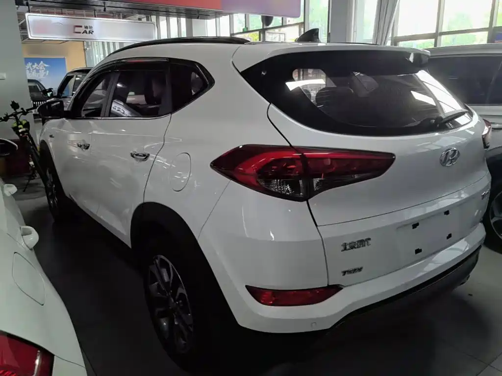 Tucson 1.6 T DCT 2 WD Leading