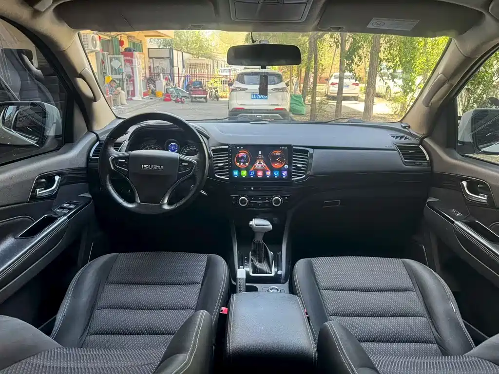 mu-X 1.9 T Diesel Auto 4 WD Power Enjoyment 5-seat CN-VI