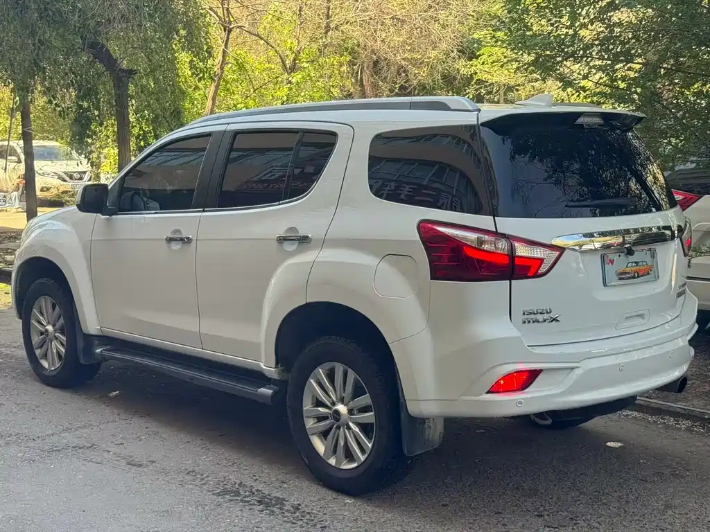 mu-X 1.9 T Diesel Auto 4 WD Power Enjoyment 5-seat CN-VI