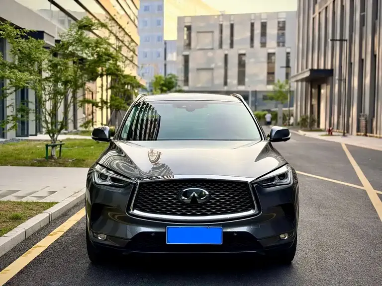 Infiniti QX50 2.0 T 4 WD Intelligent