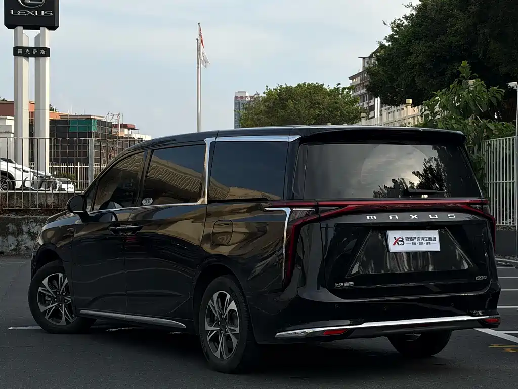 Maxus G90 大通G90 2023款 2.0 T 星河七座版