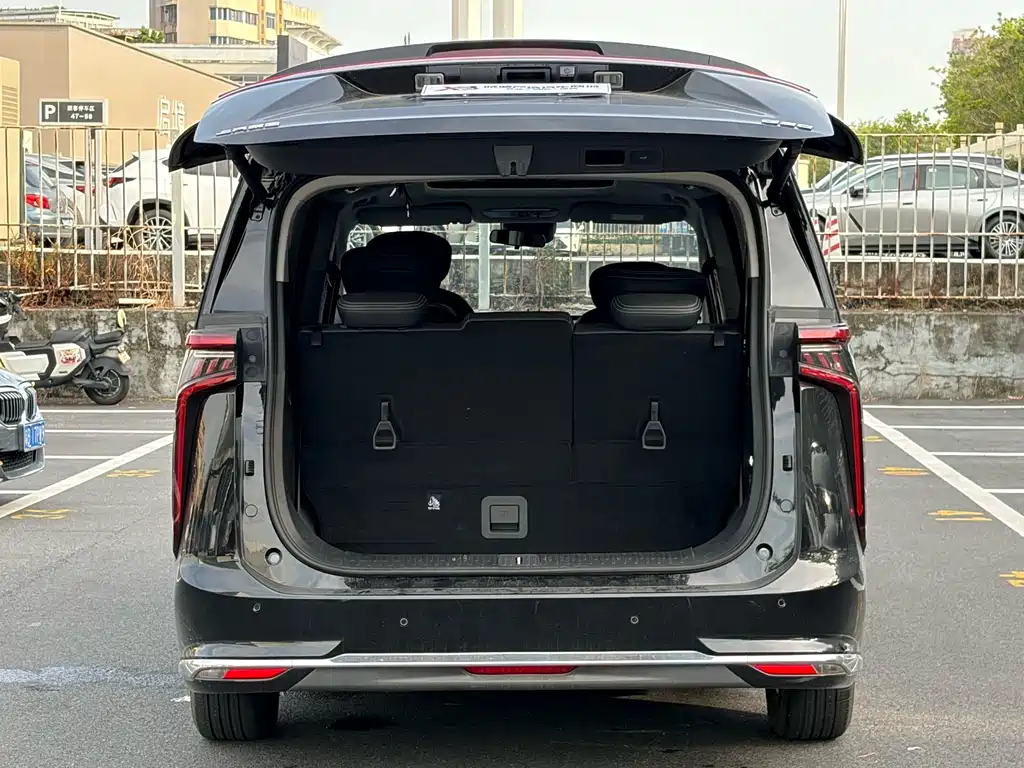 Maxus G90 大通G90 2023款 2.0 T 星河七座版